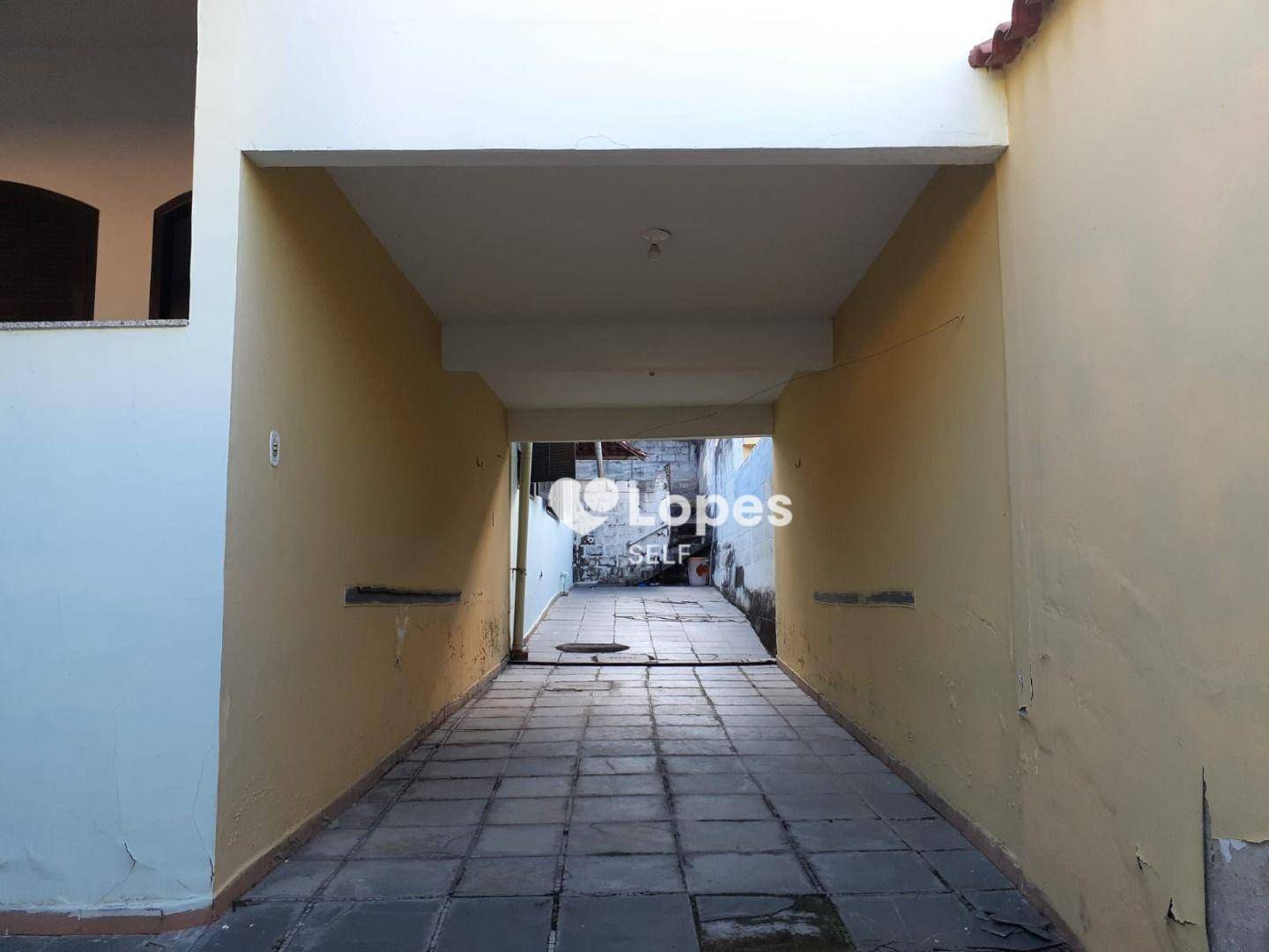 Casa à venda com 2 quartos, 136m² - Foto 2