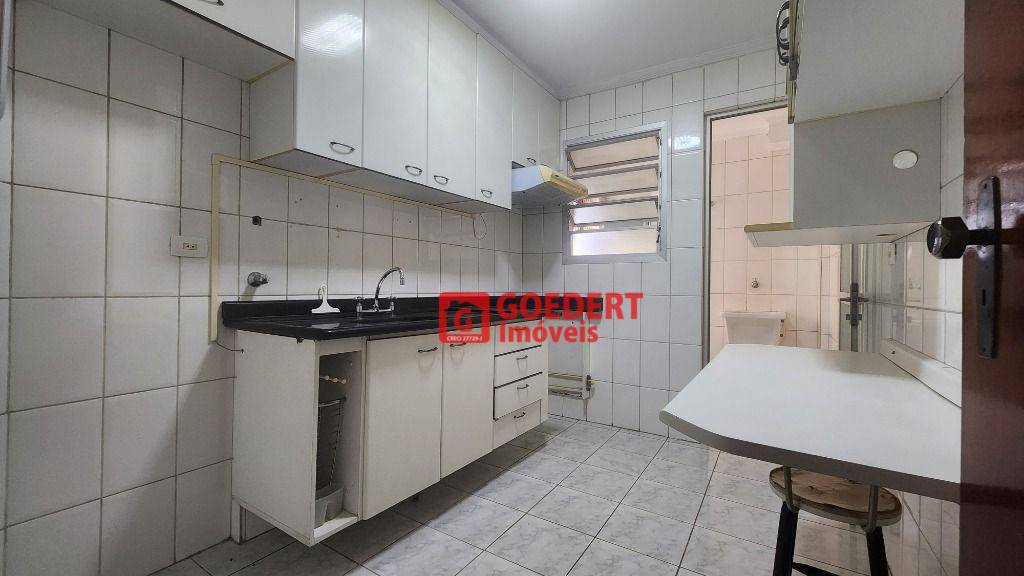 Apartamento para alugar com 3 quartos, 76m² - Foto 7