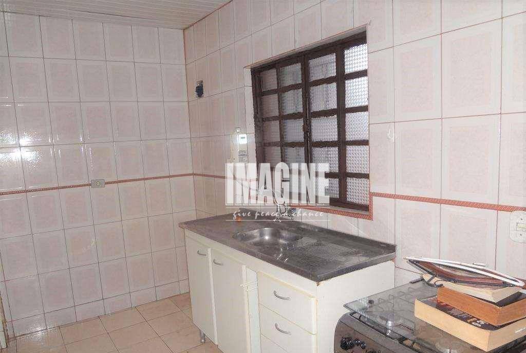 Casa à venda com 2 quartos, 240m² - Foto 3