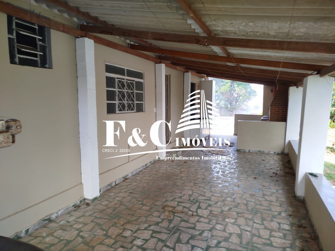 Casa à venda com 1 quarto, 1250m² - Foto 2
