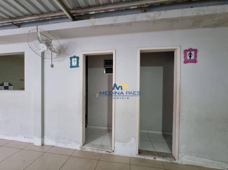 Casa à venda com 2 quartos, 270m² - Foto 11