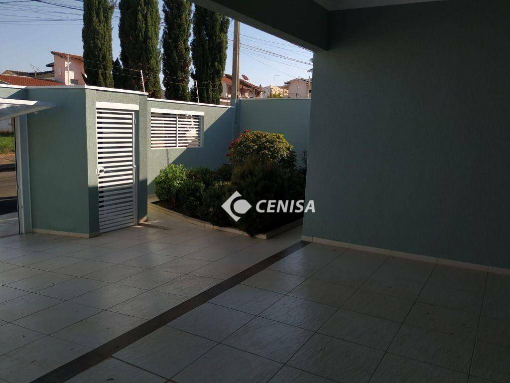 Casa à venda com 4 quartos, 180m² - Foto 4