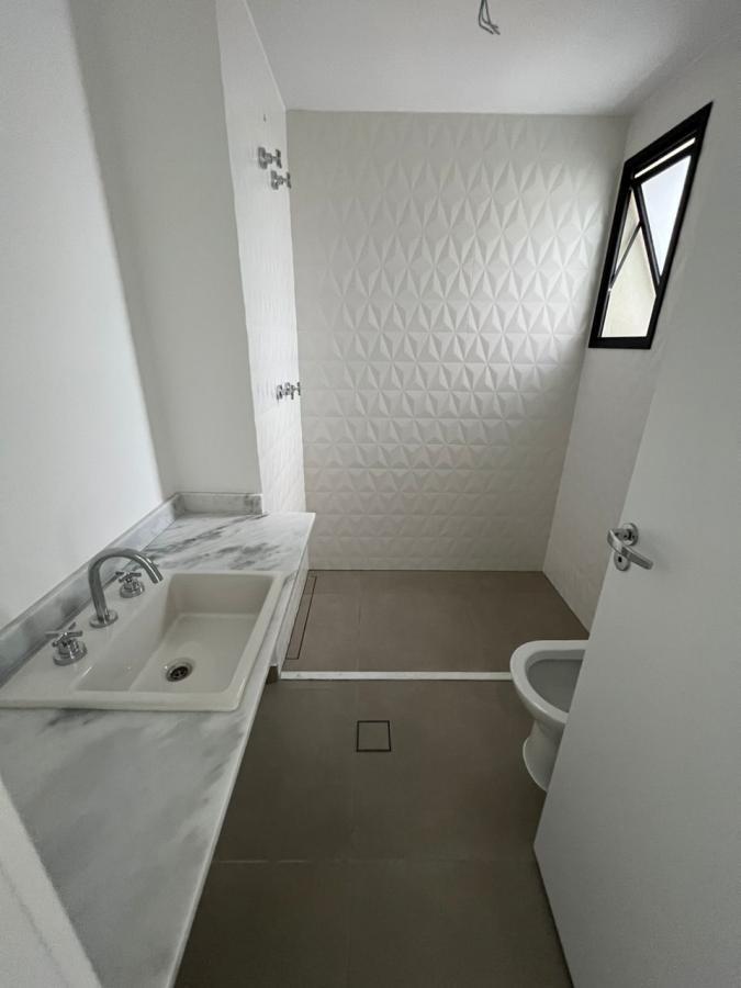 Apartamento à venda com 3 quartos, 161m² - Foto 3