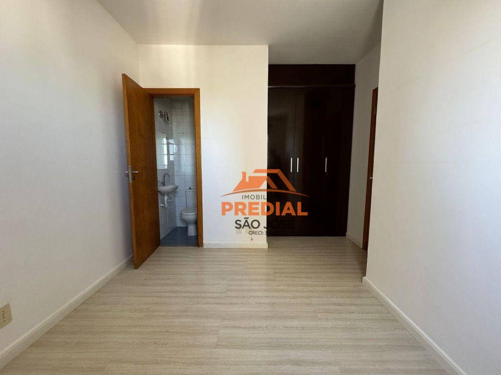 Apartamento para alugar com 3 quartos, 93m² - Foto 11