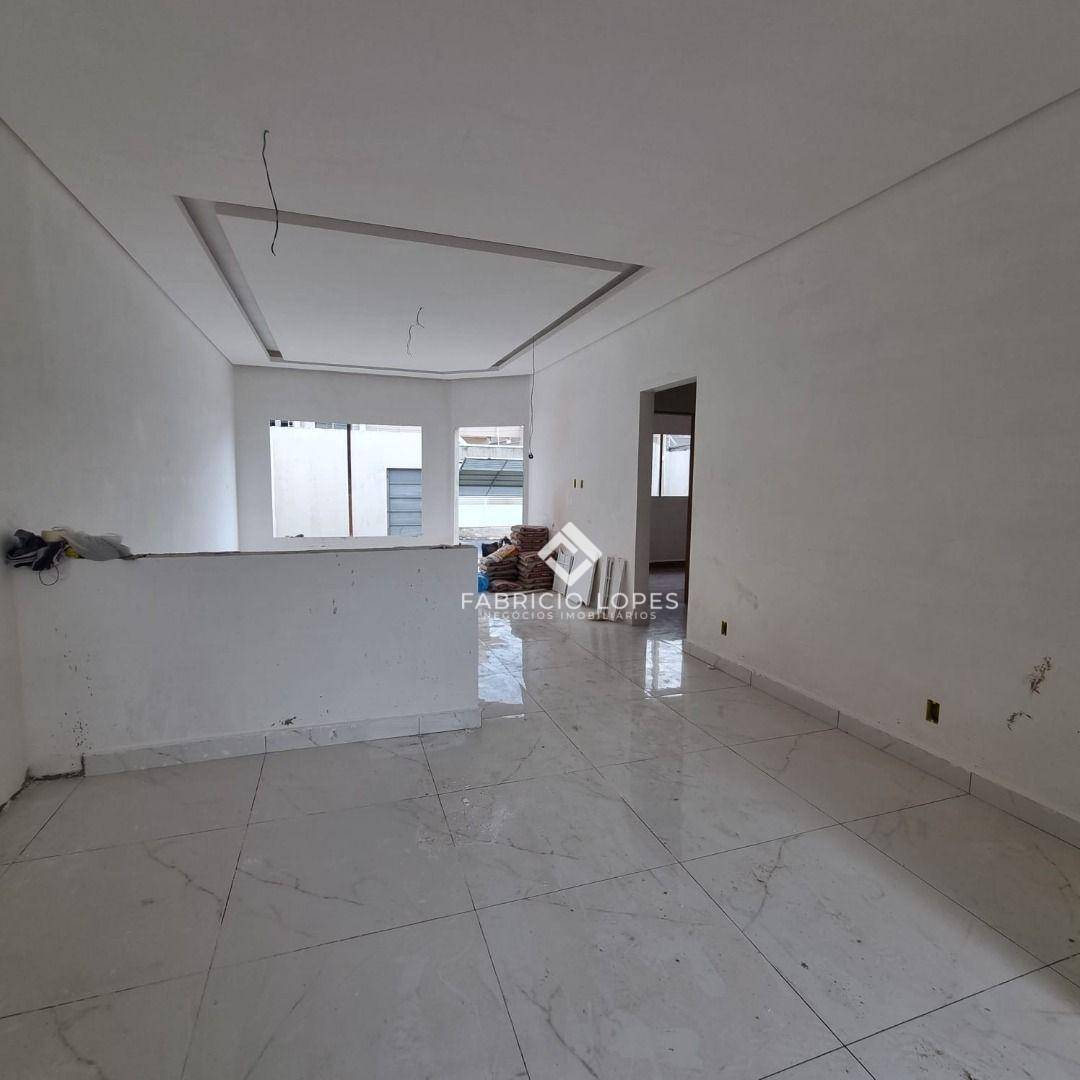 Casa à venda com 3 quartos, 160m² - Foto 8