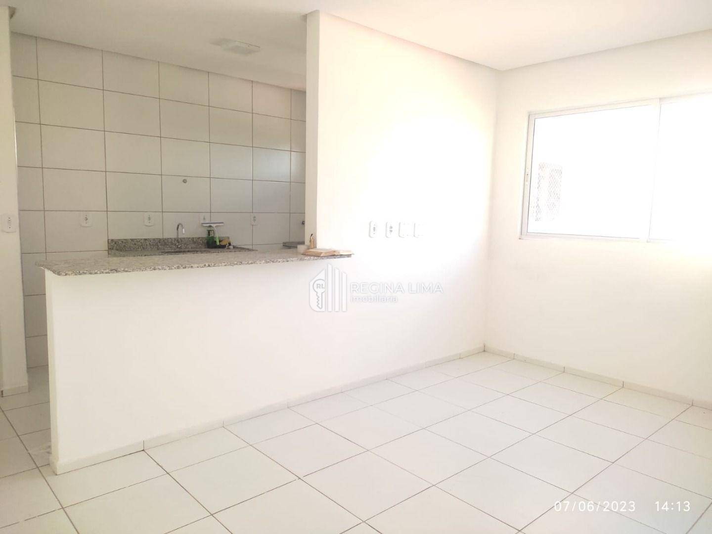 Apartamento à venda com 3 quartos, 65m² - Foto 2