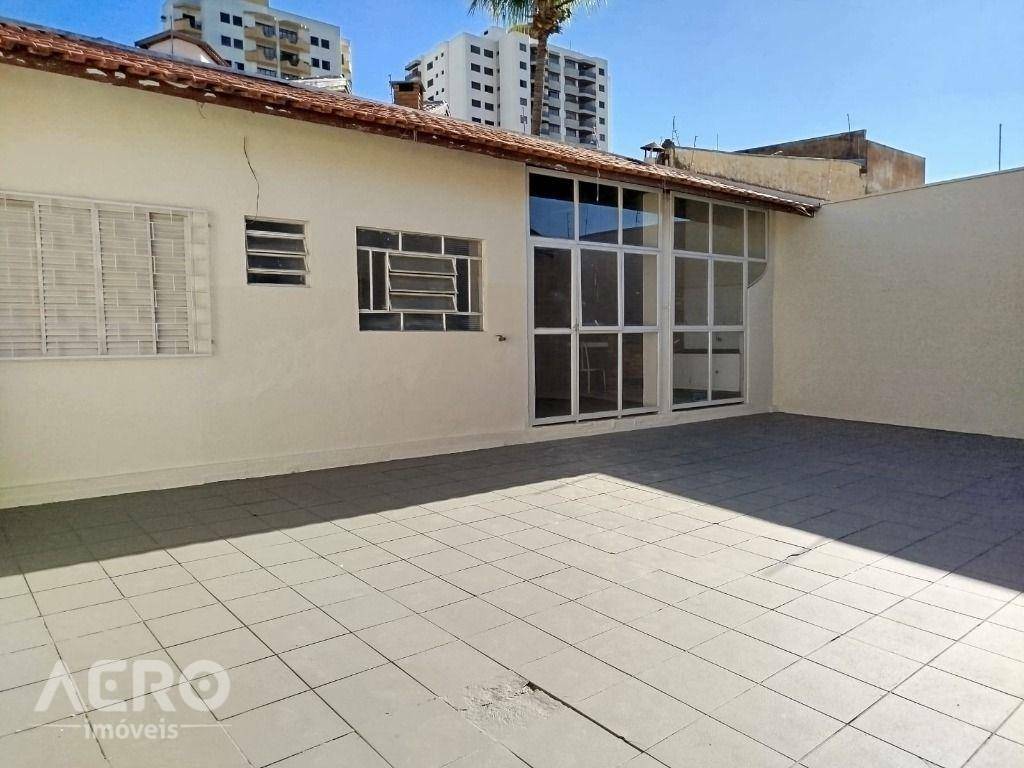 Casa para alugar com 3 quartos, 184m² - Foto 3