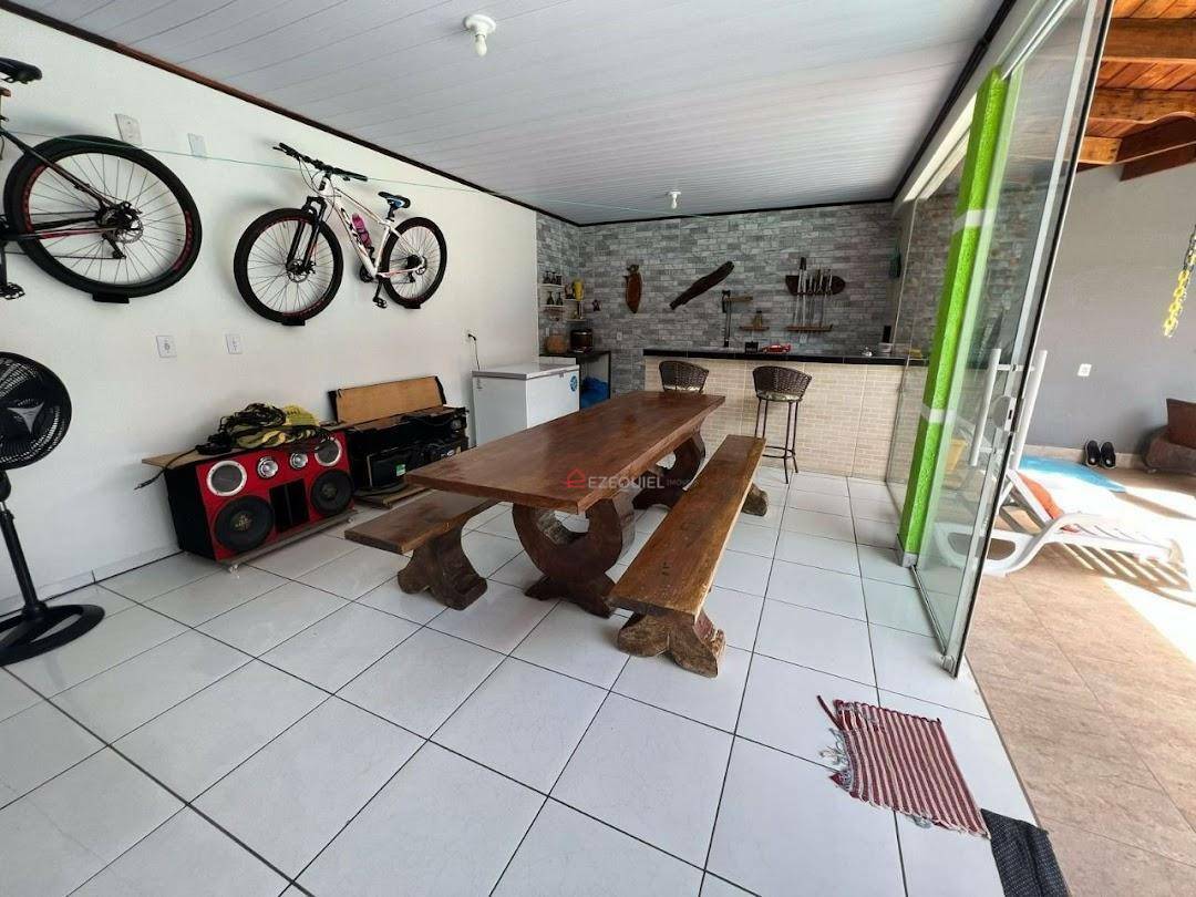 Casa à venda com 2 quartos, 163m² - Foto 3