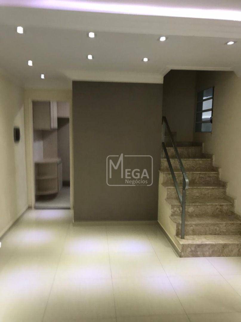 Sobrado para alugar com 2 quartos, 60m² - Foto 1