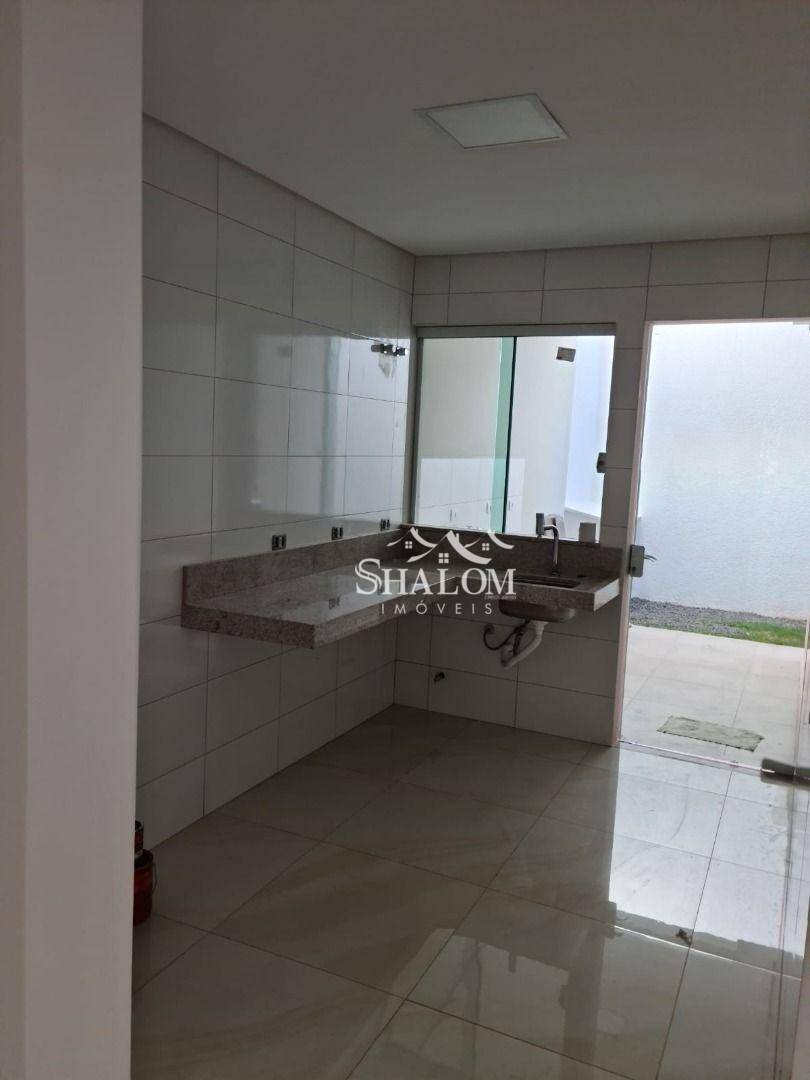 Casa à venda com 3 quartos, 200m² - Foto 10