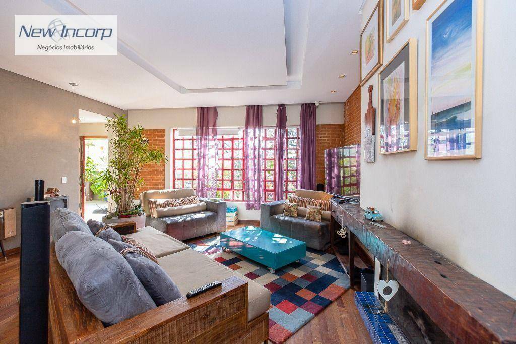 Casa à venda com 3 quartos, 226m² - Foto 7