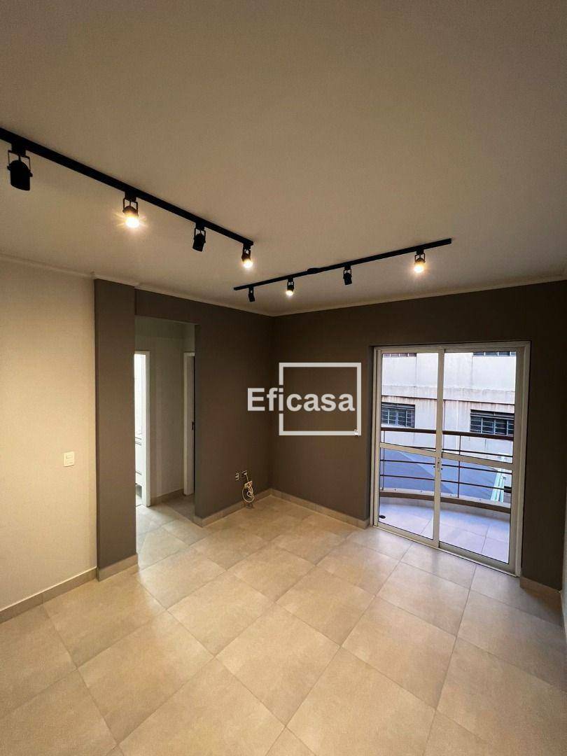 Apartamento à venda com 2 quartos, 70m² - Foto 12