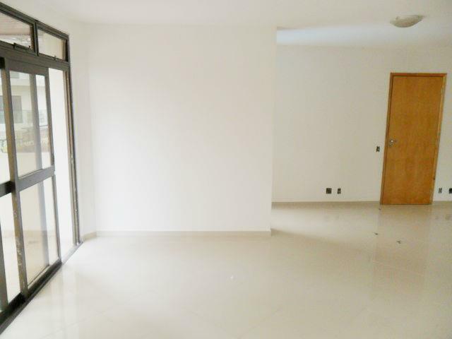 Apartamento à venda com 3 quartos, 145m² - Foto 4