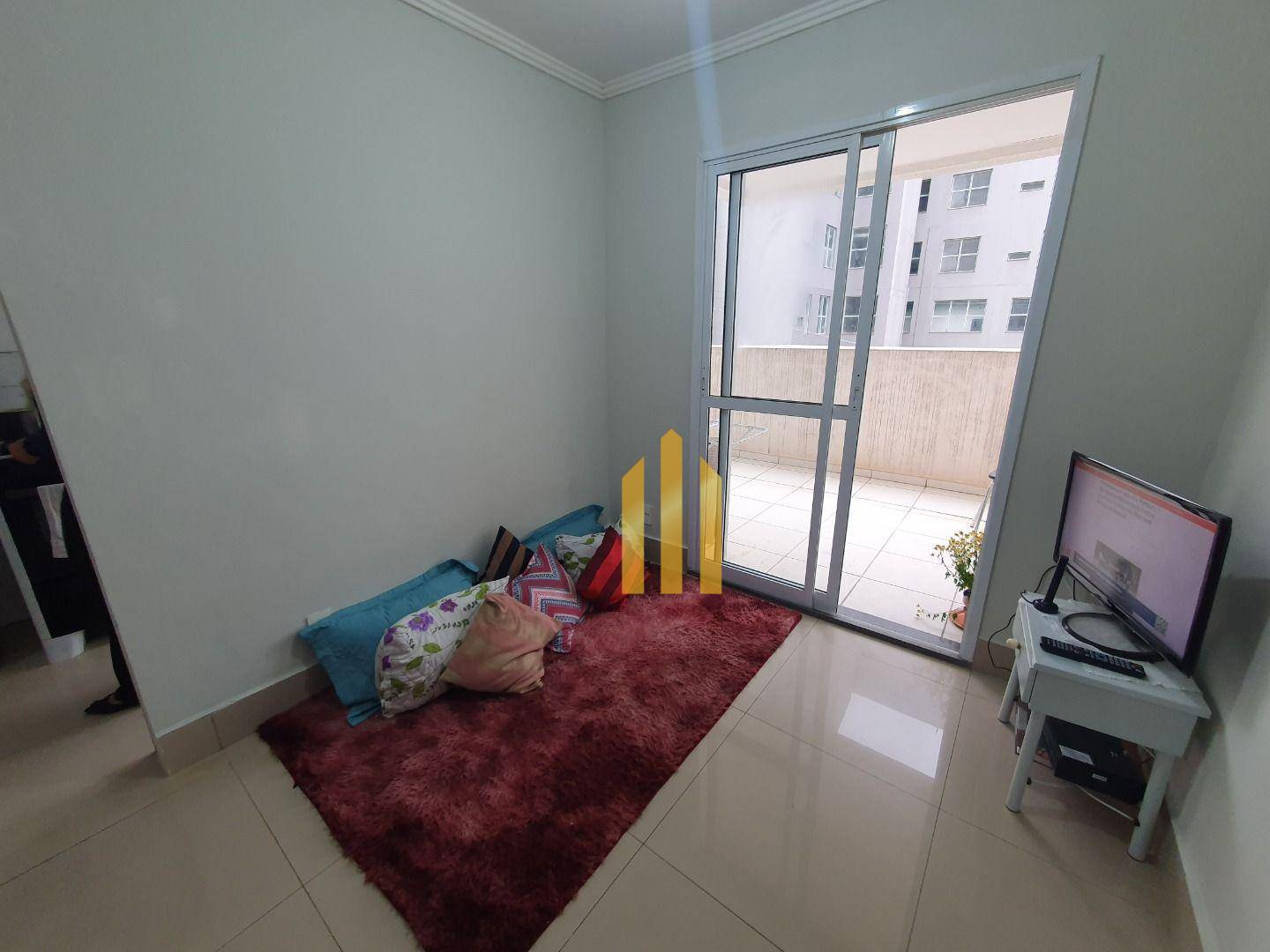 Apartamento à venda com 2 quartos, 62m² - Foto 3