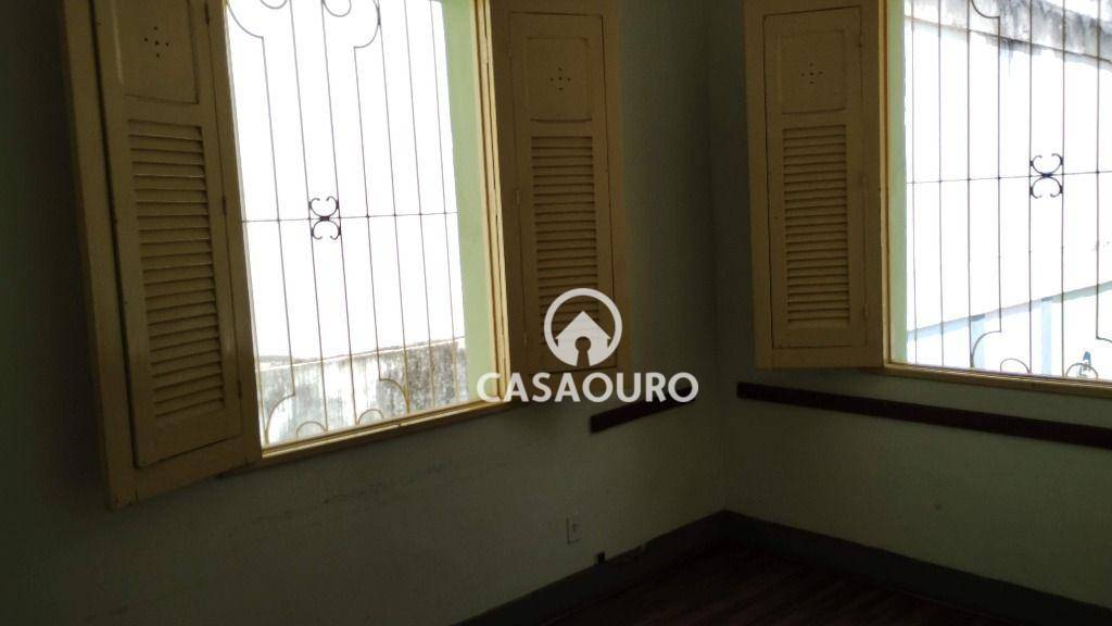 Casa à venda com 10 quartos, 334m² - Foto 20