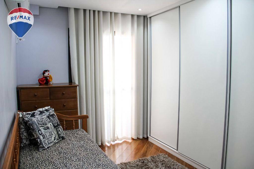 Apartamento à venda com 3 quartos, 180m² - Foto 32