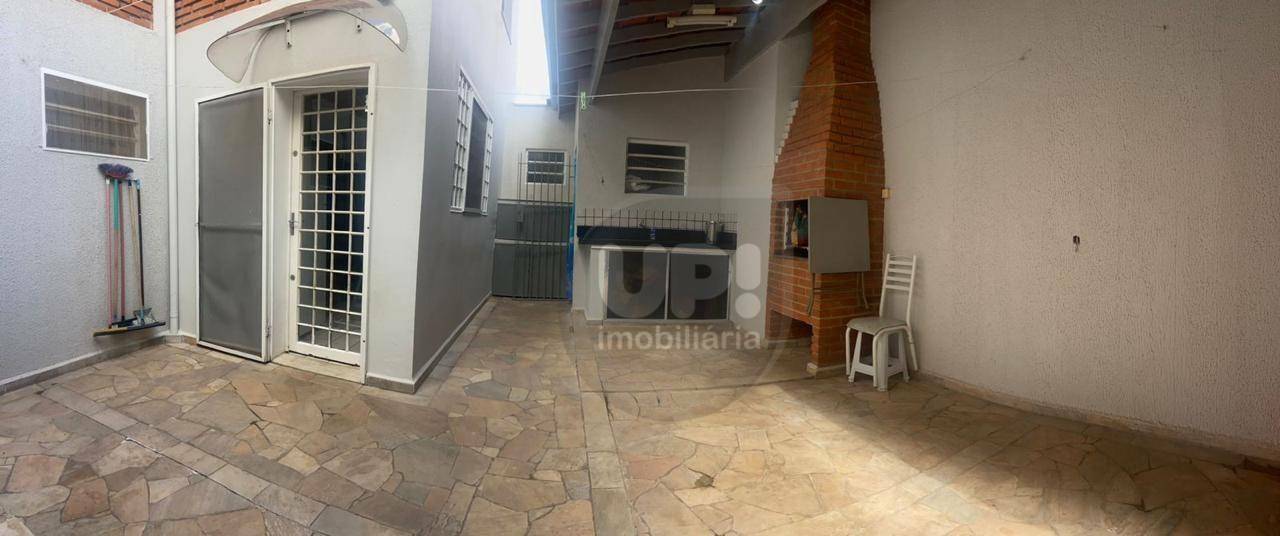 Casa à venda com 3 quartos, 220m² - Foto 9