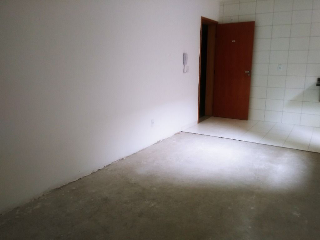 Apartamento à venda com 2 quartos, 42m² - Foto 4