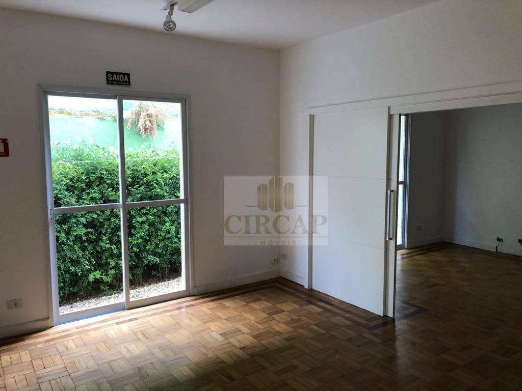 Casa para alugar com 4 quartos, 450m² - Foto 15