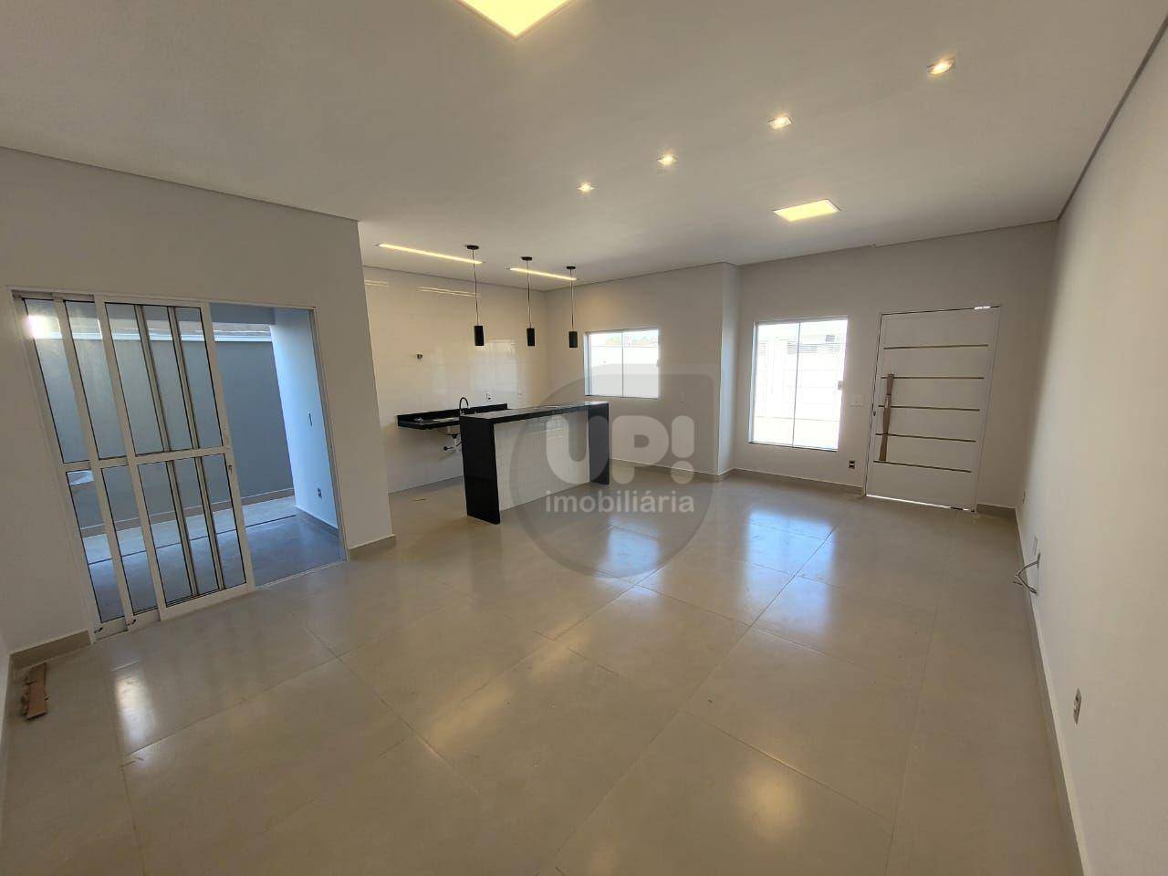 Casa à venda com 3 quartos, 96m² - Foto 2