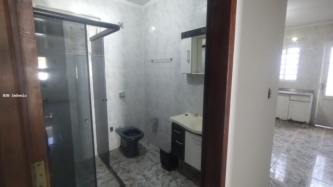 Casa à venda com 3 quartos, 190m² - Foto 7