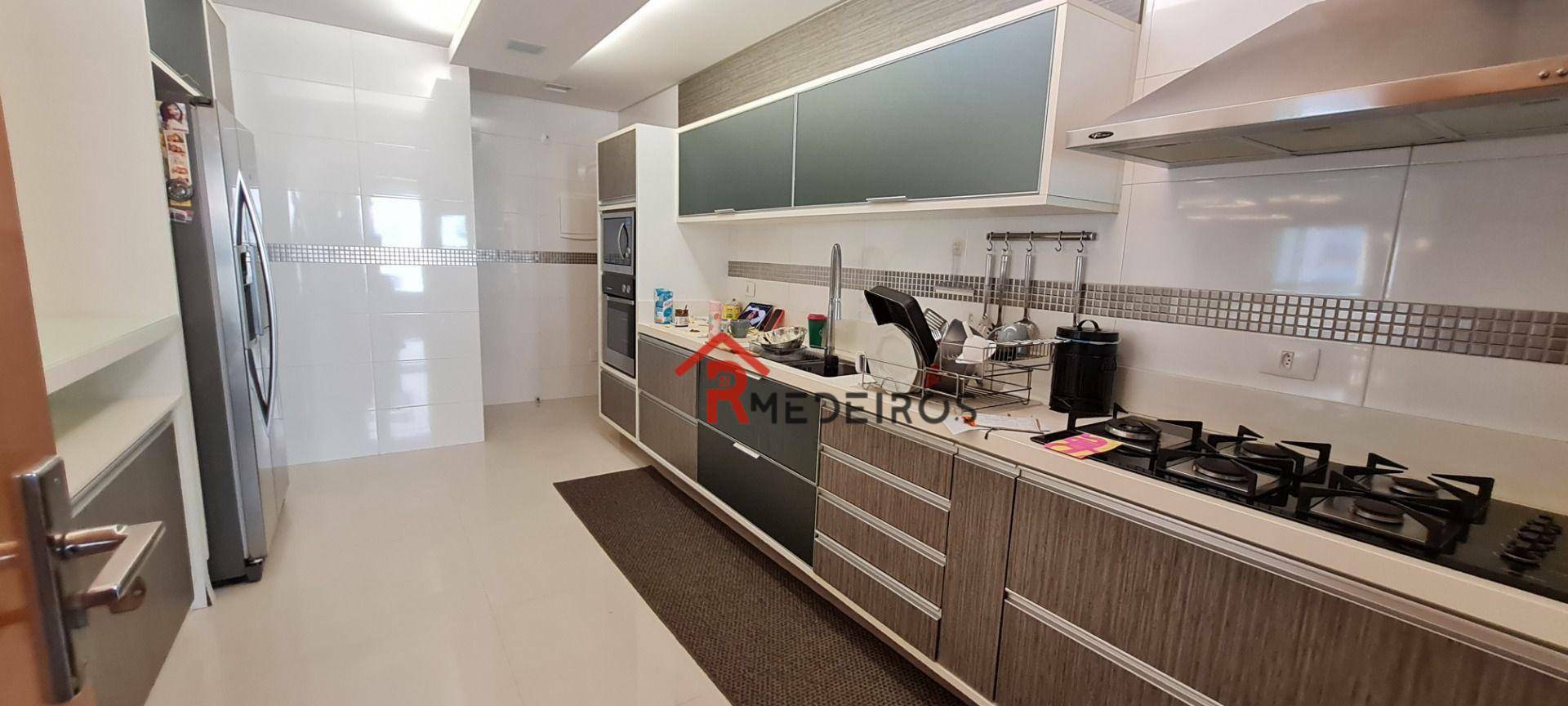 Apartamento à venda com 3 quartos, 188m² - Foto 13