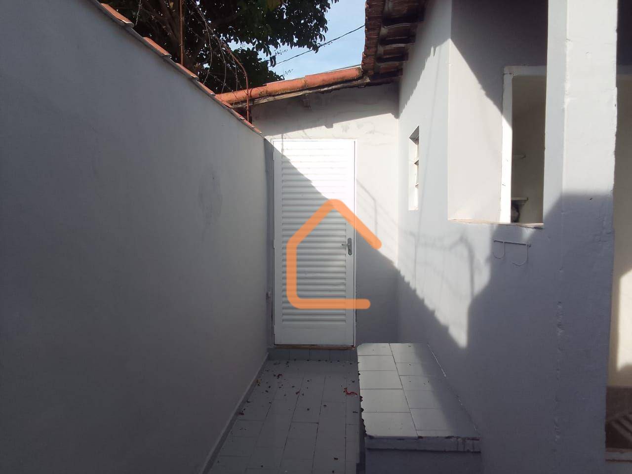 Casa à venda com 3 quartos, 108m² - Foto 14