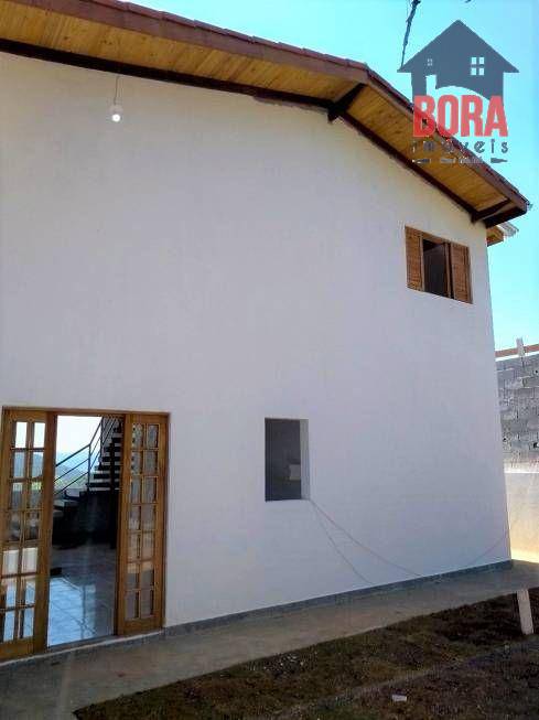 Casa à venda com 2 quartos, 150m² - Foto 2