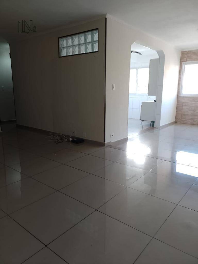 Apartamento à venda com 3 quartos, 80m² - Foto 4