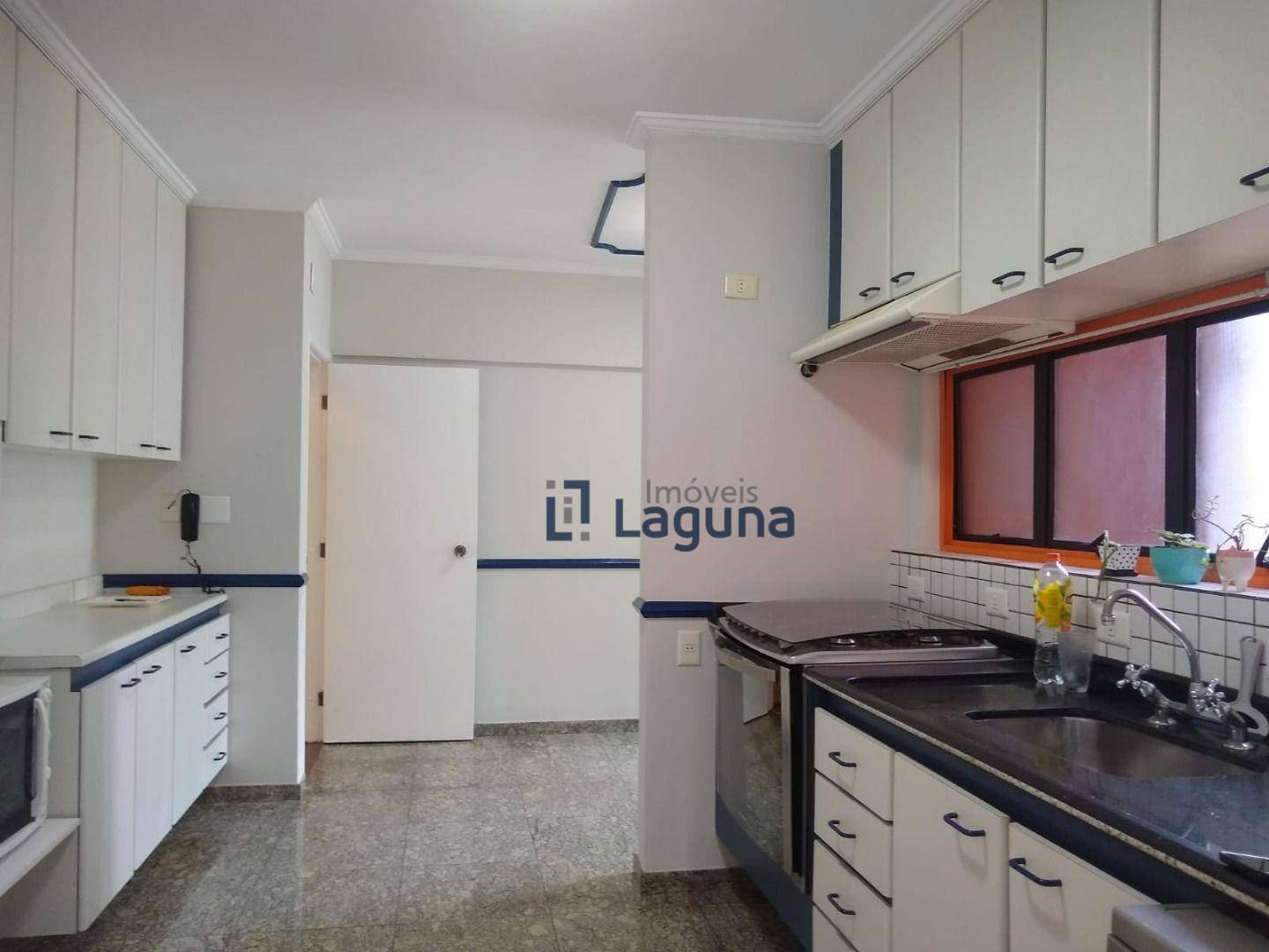 Apartamento à venda com 3 quartos, 180m² - Foto 8