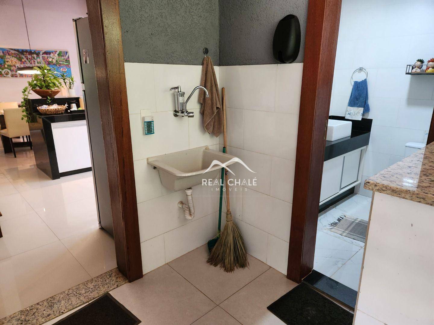 Casa de Condomínio à venda com 4 quartos, 290m² - Foto 12