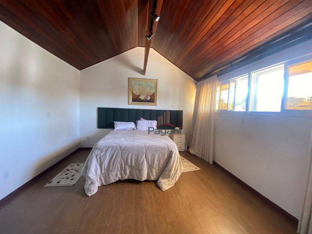 Casa à venda e aluguel com 6 quartos, 200m² - Foto 4