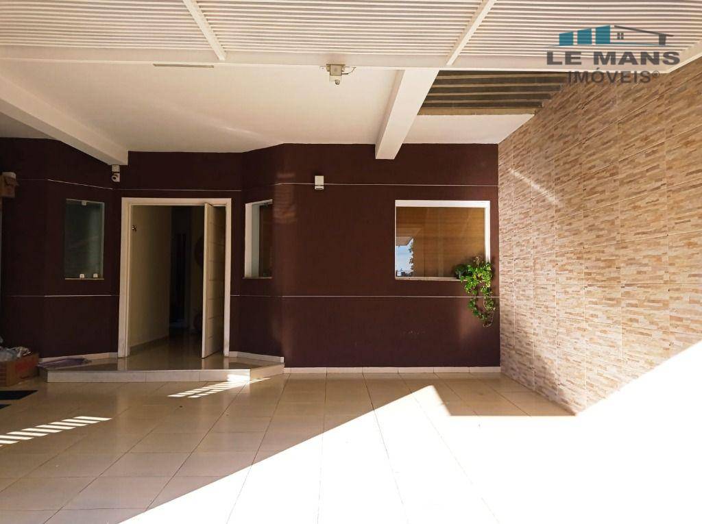 Casa à venda com 3 quartos, 197m² - Foto 3