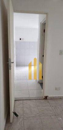 Casa para alugar com 1 quarto, 30m² - Foto 8