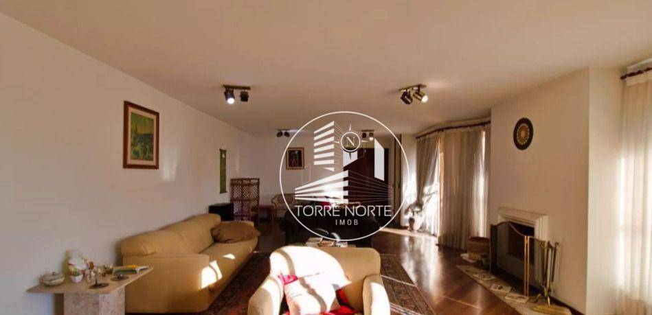 Apartamento à venda com 4 quartos, 219m² - Foto 1