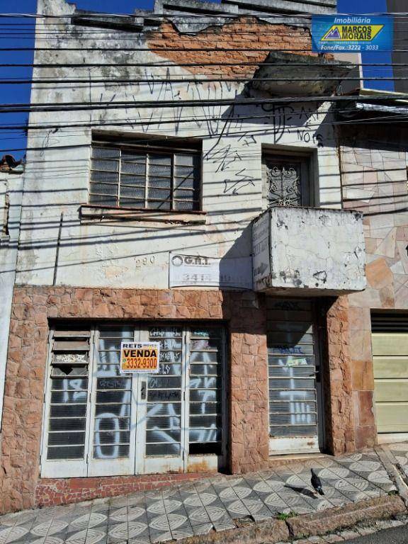 Casa à venda com 2 quartos, 218m² - Foto 1