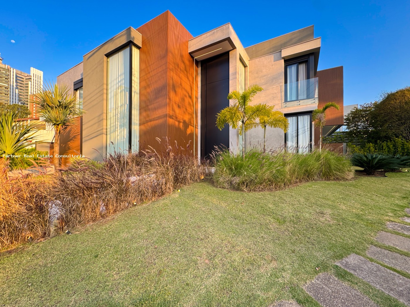Casa de Condomínio à venda com 5 quartos, 1012m² - Foto 1
