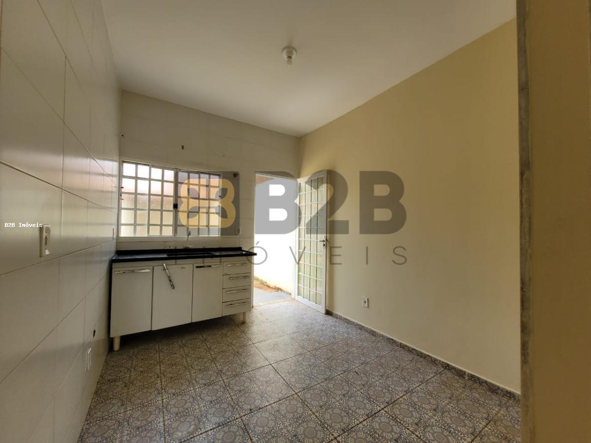 Casa à venda com 3 quartos, 70m² - Foto 5