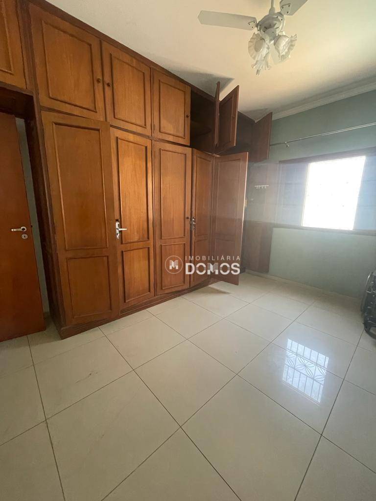 Casa à venda com 3 quartos, 200m² - Foto 11