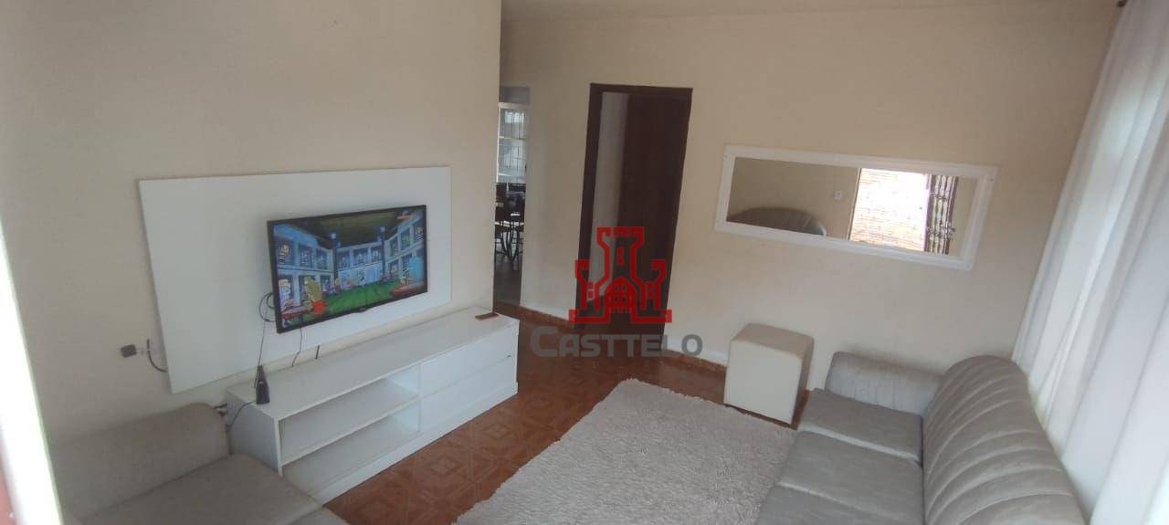 Casa à venda com 2 quartos, 70m² - Foto 1