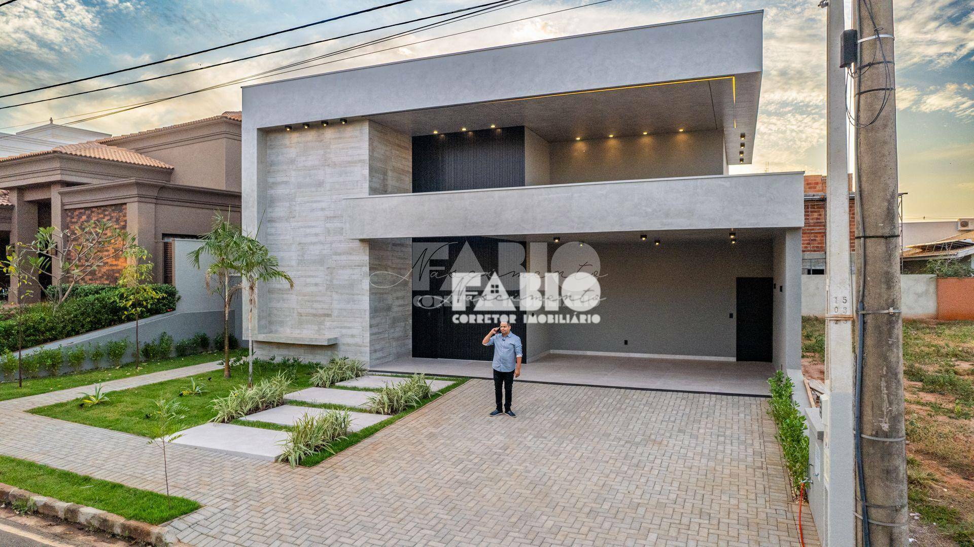 Casa de Condomínio à venda com 3 quartos, 245m² - Foto 1