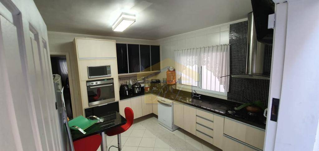 Sobrado à venda com 3 quartos, 132m² - Foto 2