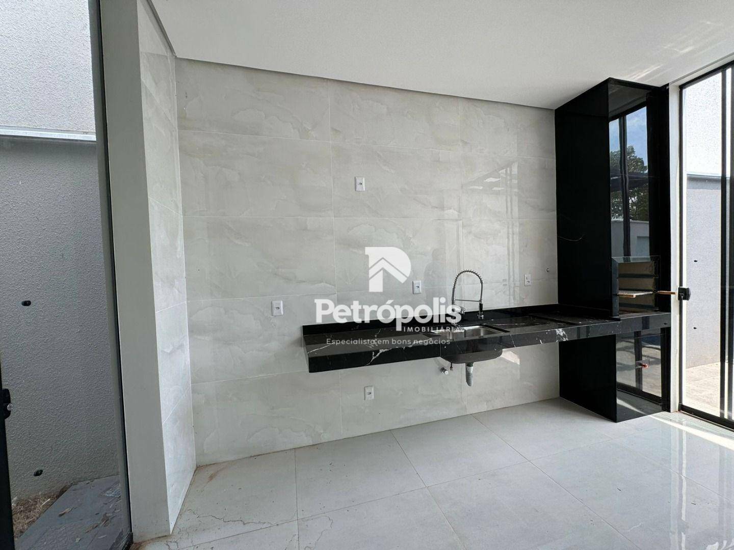 Casa à venda com 3 quartos, 182m² - Foto 13