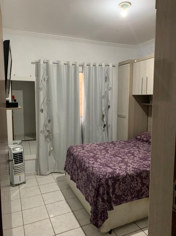 Casa à venda com 6 quartos, 250m² - Foto 11