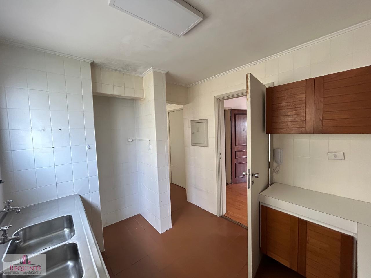 Apartamento à venda com 2 quartos, 70m² - Foto 13