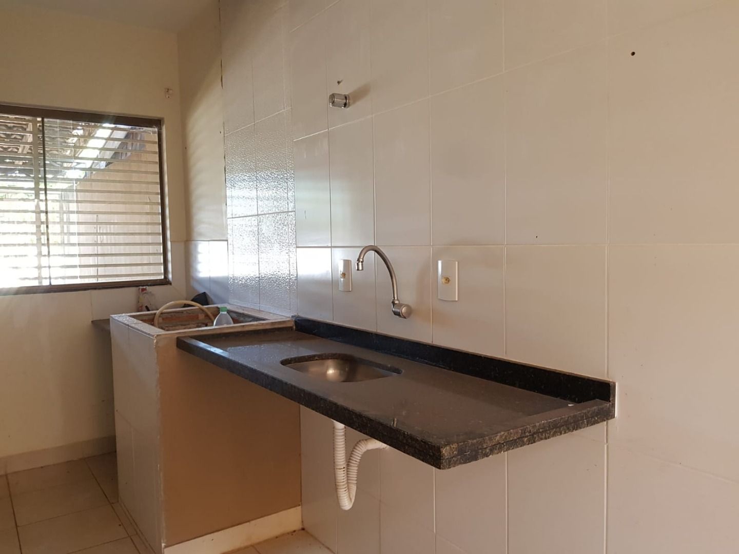 Casa à venda com 3 quartos, 75m² - Foto 3