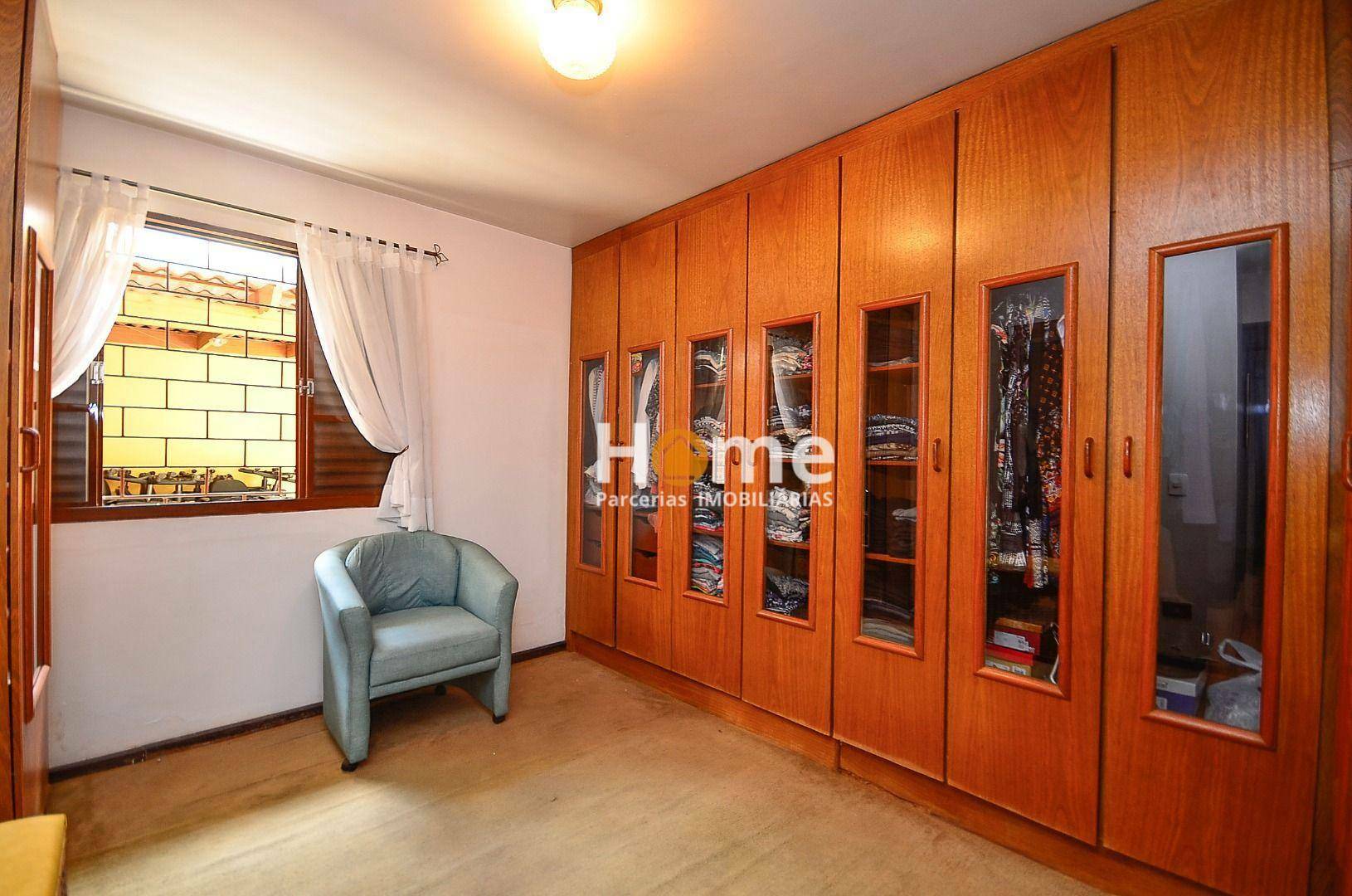 Casa à venda com 3 quartos, 300m² - Foto 27