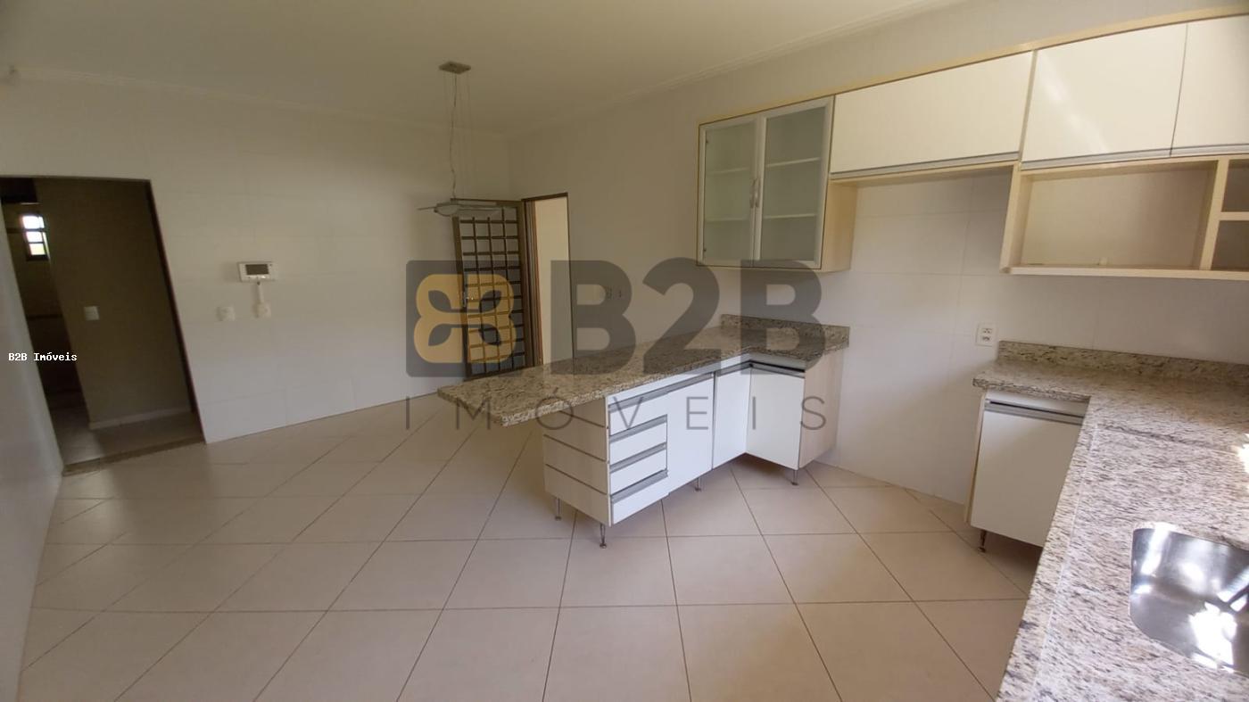 Casa à venda com 3 quartos, 260m² - Foto 9