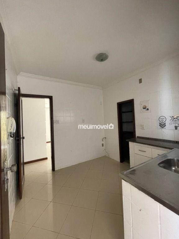 Casa para alugar com 3 quartos, 190m² - Foto 13