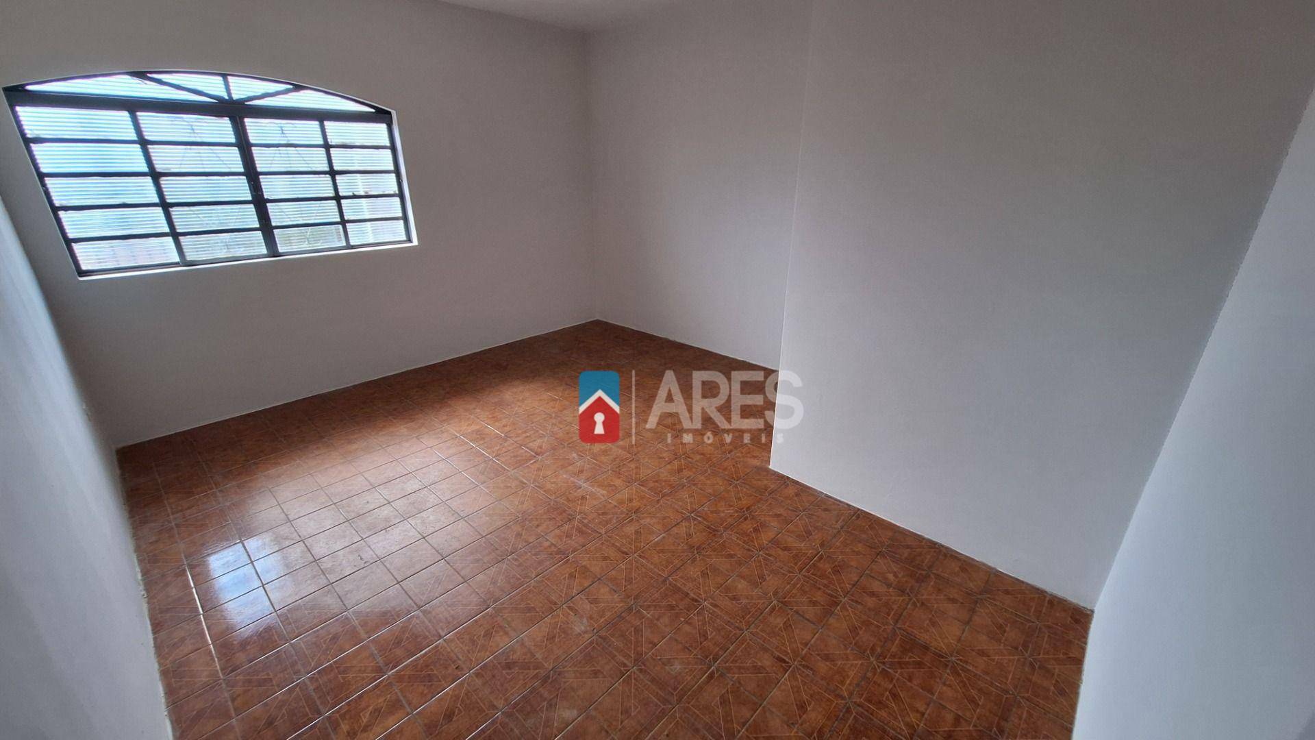 Casa à venda com 5 quartos, 169m² - Foto 3